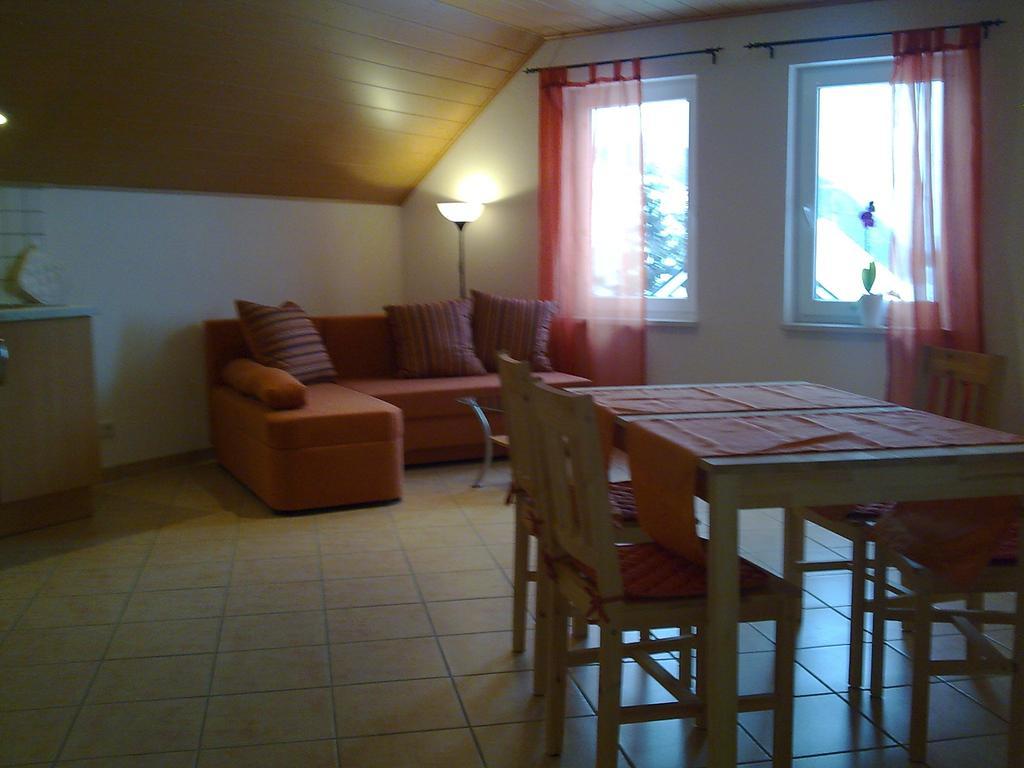Fliederhof Ferienwohnungen Herresbach Chambre photo