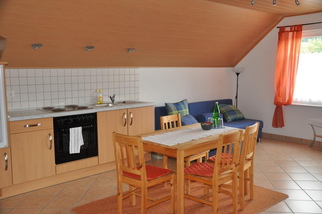 Fliederhof Ferienwohnungen Herresbach Chambre photo