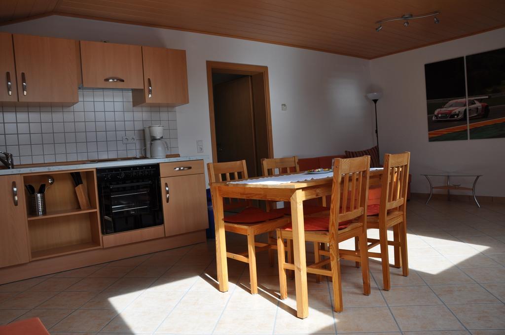 Fliederhof Ferienwohnungen Herresbach Chambre photo